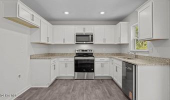 333 Rudys Ct, Ayden, NC 28513
