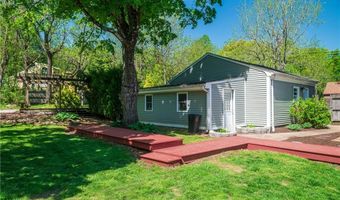 33 Wilbur Rd, Lincoln, RI 02865