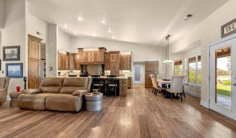 4905 Parkville Rd, Anderson, CA 96007