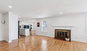 9 Country Pkwy, North Providence, RI 02911