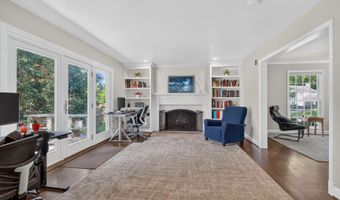6720 NEWBOLD Dr, Bethesda, MD 20817