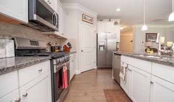 921 Deepwood Ct, Boiling Springs, SC 29316