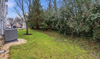 3553 HUNTLEY MANOR Ln, Alexandria, VA 22306