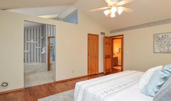 1221 Bridge Park Dr, Alton, IL 62002