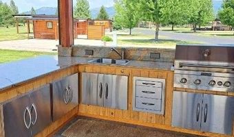 32 Bogie Ln, Blanchard, ID 83804
