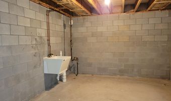635 LAURISA Ln, Antigo, WI 54409
