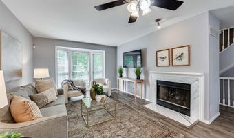 1632 Whispering Creek Dr, Ballwin, MO 63021