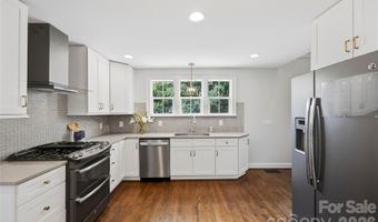 2424 Kingsbury Dr, Charlotte, NC 28205