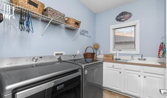 1620 Pinewood Ct SW, Altoona, IA 50009