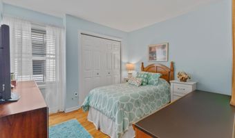 27 E 34TH St, Bayonne, NJ 07002