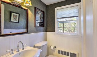 11 Pine Ave, Barrington, RI 02806