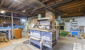 31 Monroe St, Augusta, ME 04330