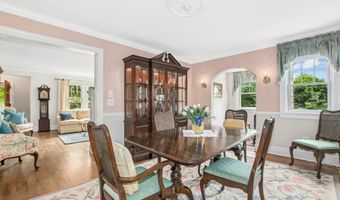15 Devonshire Dr, Darien, CT 06820