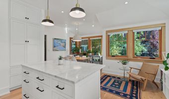 827 NW Delaware Ave, Bend, OR 97703