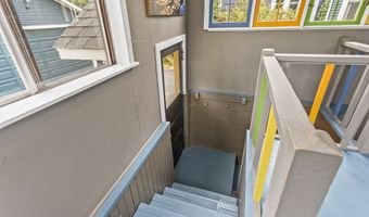 504 ABERNETHY Rd, Oregon City, OR 97045