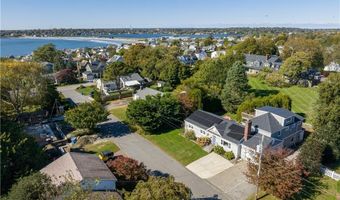 4 James St, Middletown, RI 02842