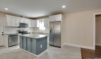 233 Carlin St, Albertville, AL 35951