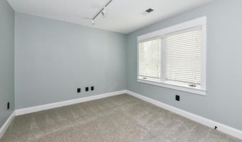 1812 N RANDOLPH St, Arlington, VA 22207