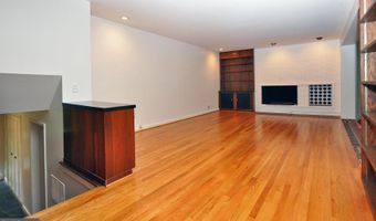 7024 RICHARD Dr, Bethesda, MD 20817