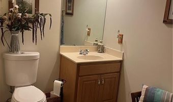 15733 Pine Cir, Basehor, KS 66007