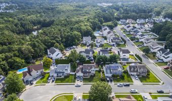 6 Surle Ct, Bayville, NJ 08721