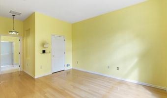16 Greenways Ln, Lakewood, NJ 08701