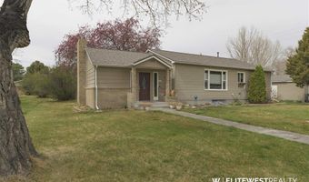 30 N Division St, Cowley, WY 82420