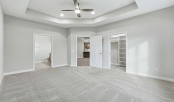 2002 Bogey Ct, Auburn, IN 46706