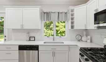 16 Deepwood Dr, Cheshire, CT 06410