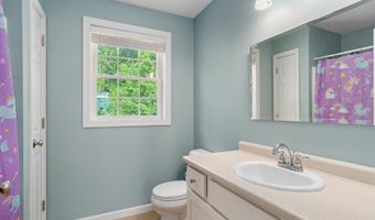 33 Thatcher Way, Barrington, NH 03825
