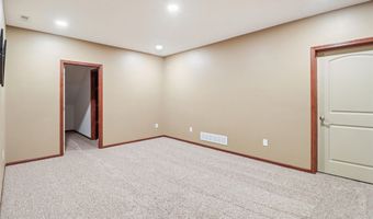 2105 6th Ave SW, Altoona, IA 50009