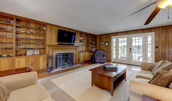 121 Sunset Ln, Berlin, CT 06037