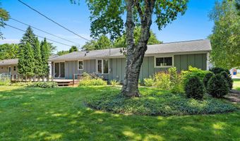 2407 S CLOVER Ln, Appleton, WI 54915