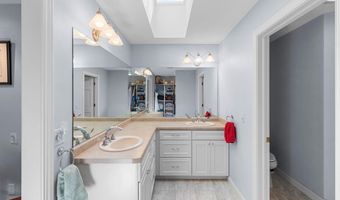 1900 E ORCHARD BLOSSOM Dr, Appleton, WI 54915