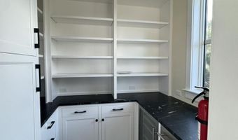 281 7th St, Avalon, NJ 08202