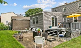 129 Bliss Mine Rd, Newport, RI 02840