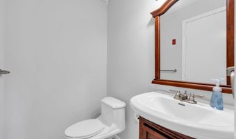 242 Perth Hill Ct, Aberdeen, NJ 07747