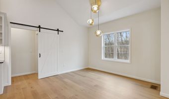 75 Willowbrook Rd, Cromwell, CT 06416