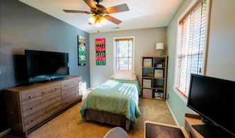 39450 N Circle Ave, Antioch, IL 60002