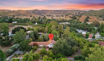 5920 Colodny Dr, Agoura Hills, CA 91301