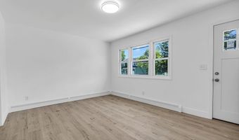 136 Pacific Ave, Beachwood, NJ 08722