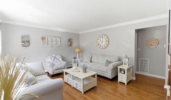 19 Harpoon St, Beachwood, NJ 08722