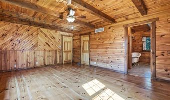 14 E Point Rd, Albrightsville, PA 18210