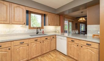 5999 139th St W, Apple Valley, MN 55124