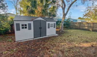 330 DUDLEY St, Atlantic Beach, FL 32233