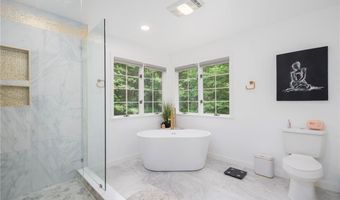 165 Lynn Cir, East Greenwich, RI 02818