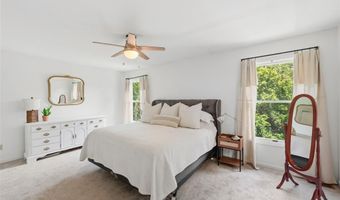 501 Oak Leaf Manor Ct, Ballwin, MO 63021