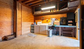 97799 Hanscam Ln, Brookings, OR 97415