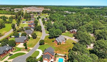 225 Watersedge Dr, Boiling Springs, SC 29316