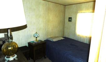 42770 Winema Dr, Bouse, AZ 85325